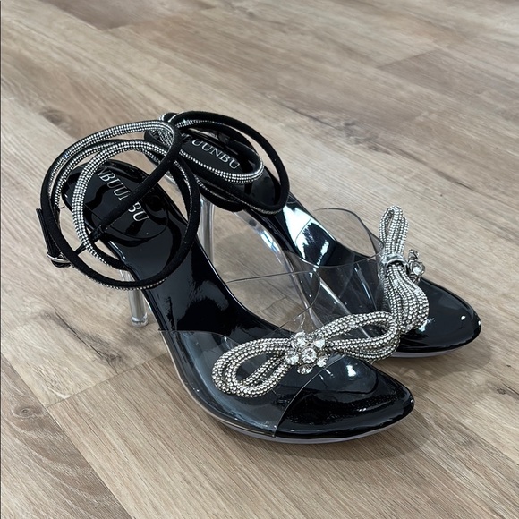 NEW Women’s NBUUNBU Rhinestone Bow Heels - Picture 1 of 5